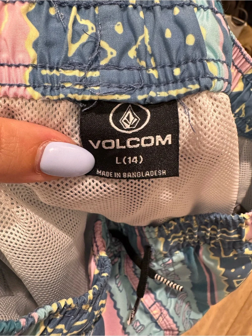 Boy’s Volcom Pastel Blue & Pink Patterned Swim Shorts Large